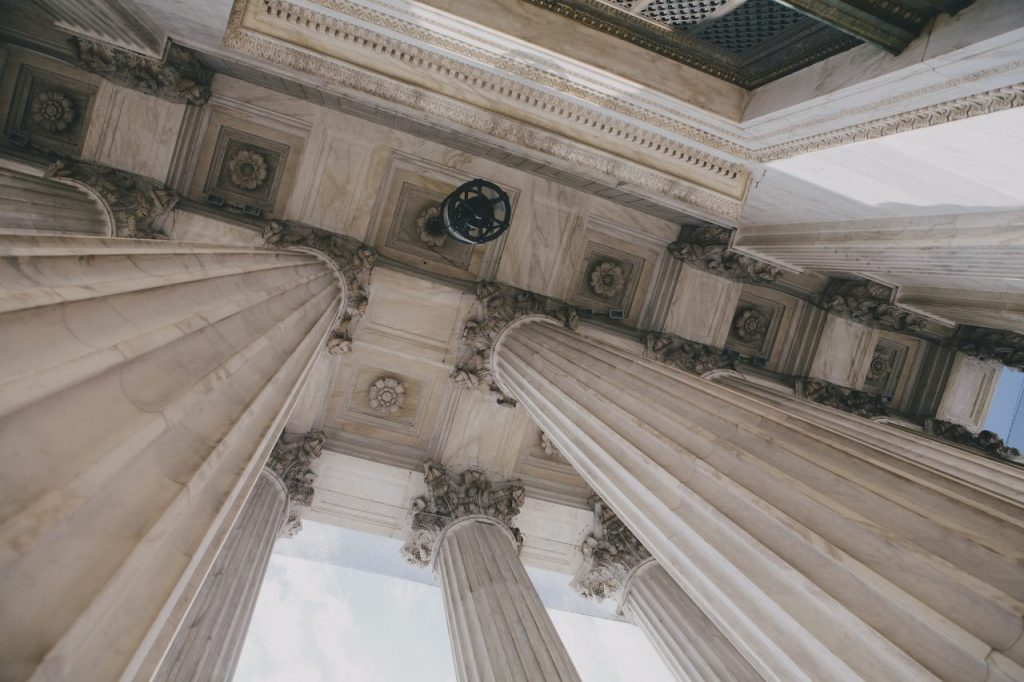 Contrato de experiência e gravidez: a gestante tem direito à estabilidade?